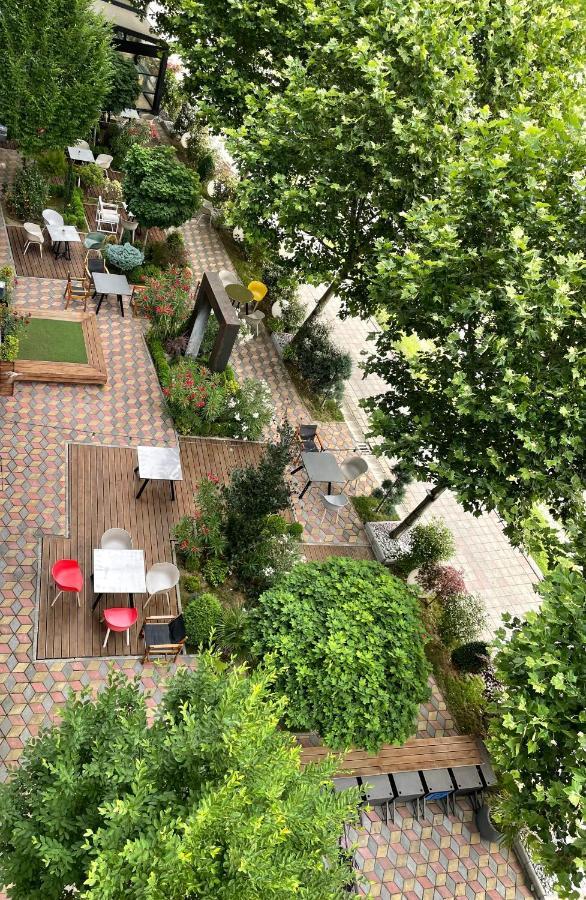 Hotel Next Door Park à Skopje Extérieur photo